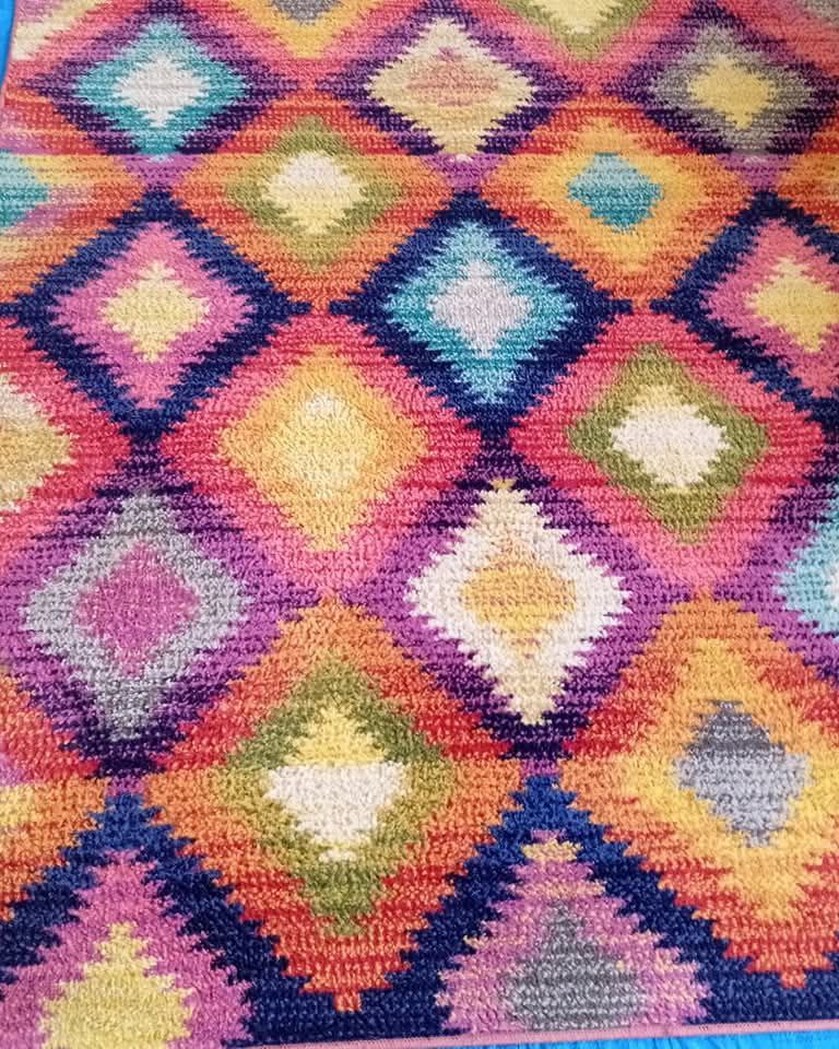 Alfombra Geométrica Multicolor - Después
