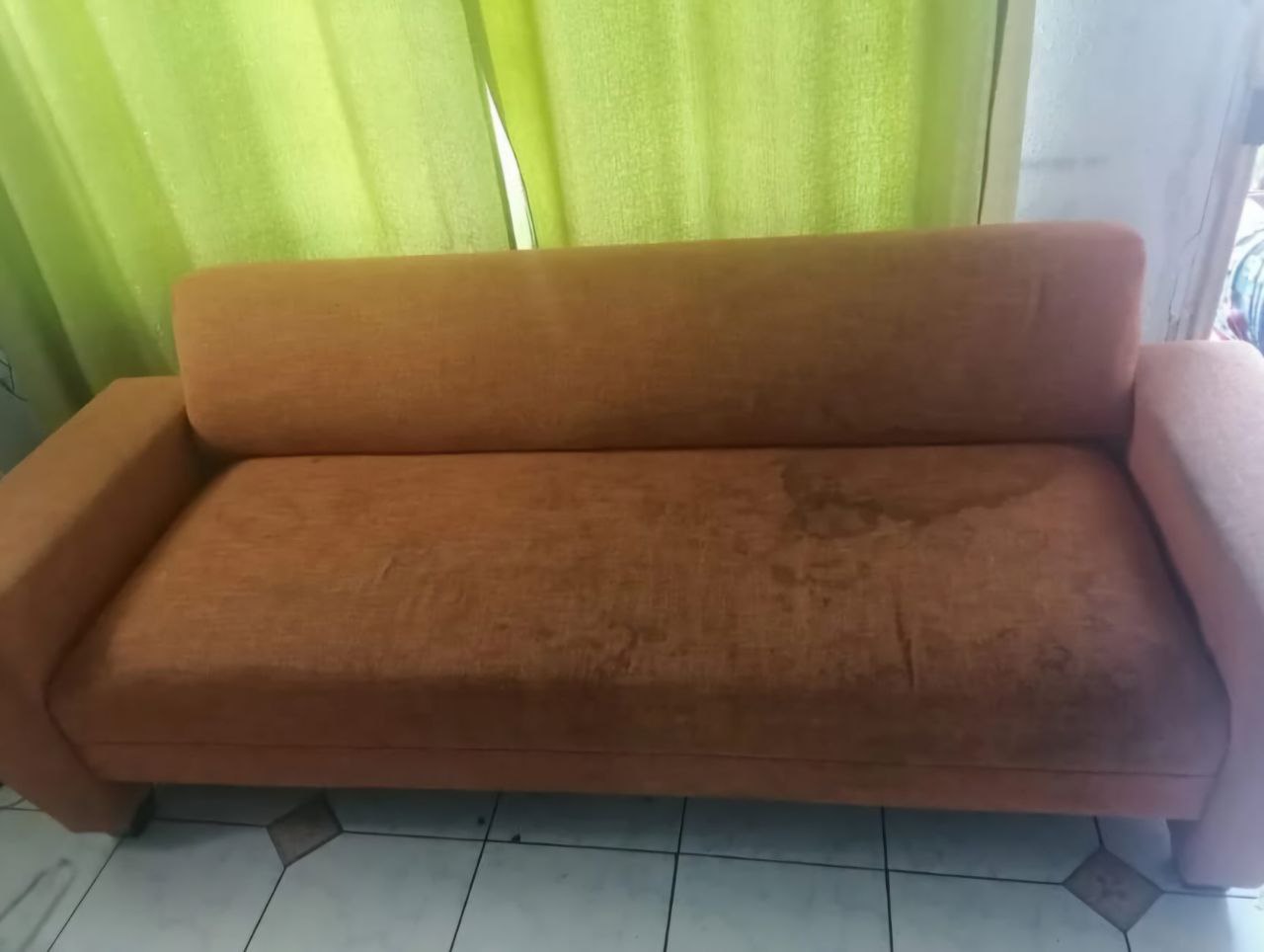 Sillón Marrón Clásico - Antes